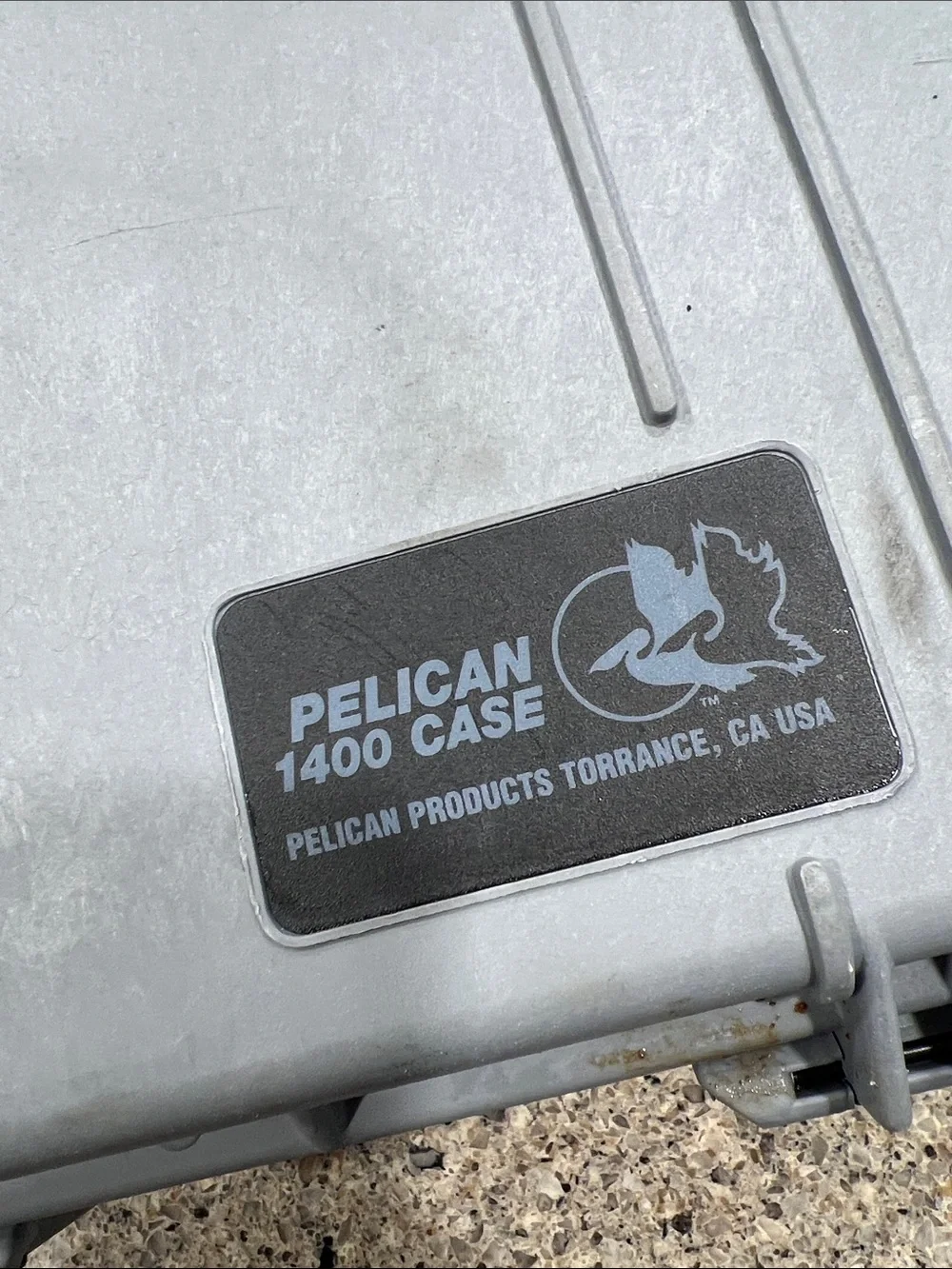 1400 Protective pelican Case in Light Gray used z15